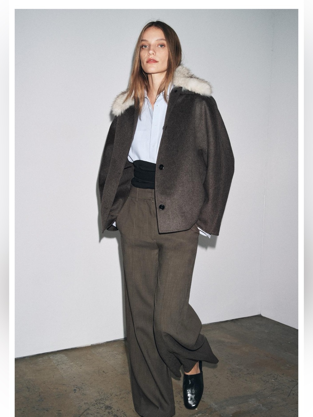 ZARA WOOL BLEND COAT WITH FAUX FUR COLLAR
